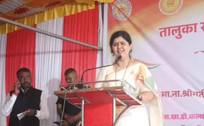  पंकजा मुंडें ची कार्यकर्त्यांना कडक तंबी! 